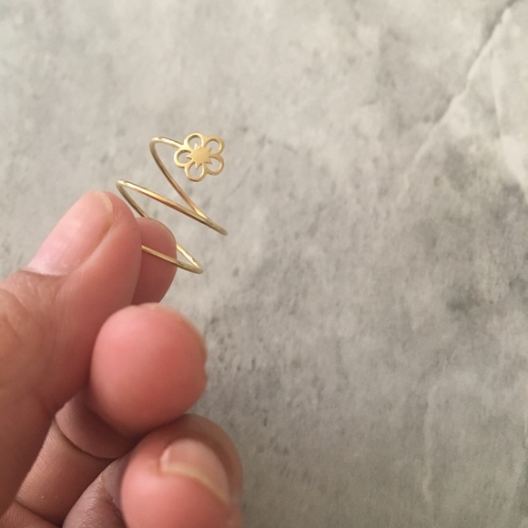 Ring - Picture 3 of 4